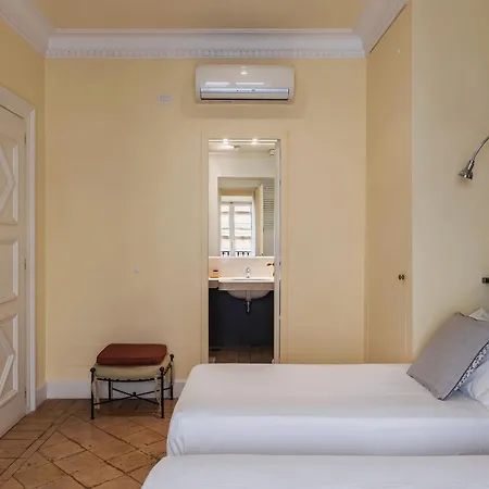 Prestigious Roman Style Apartment - Spacious, In Coveted Ripetta *